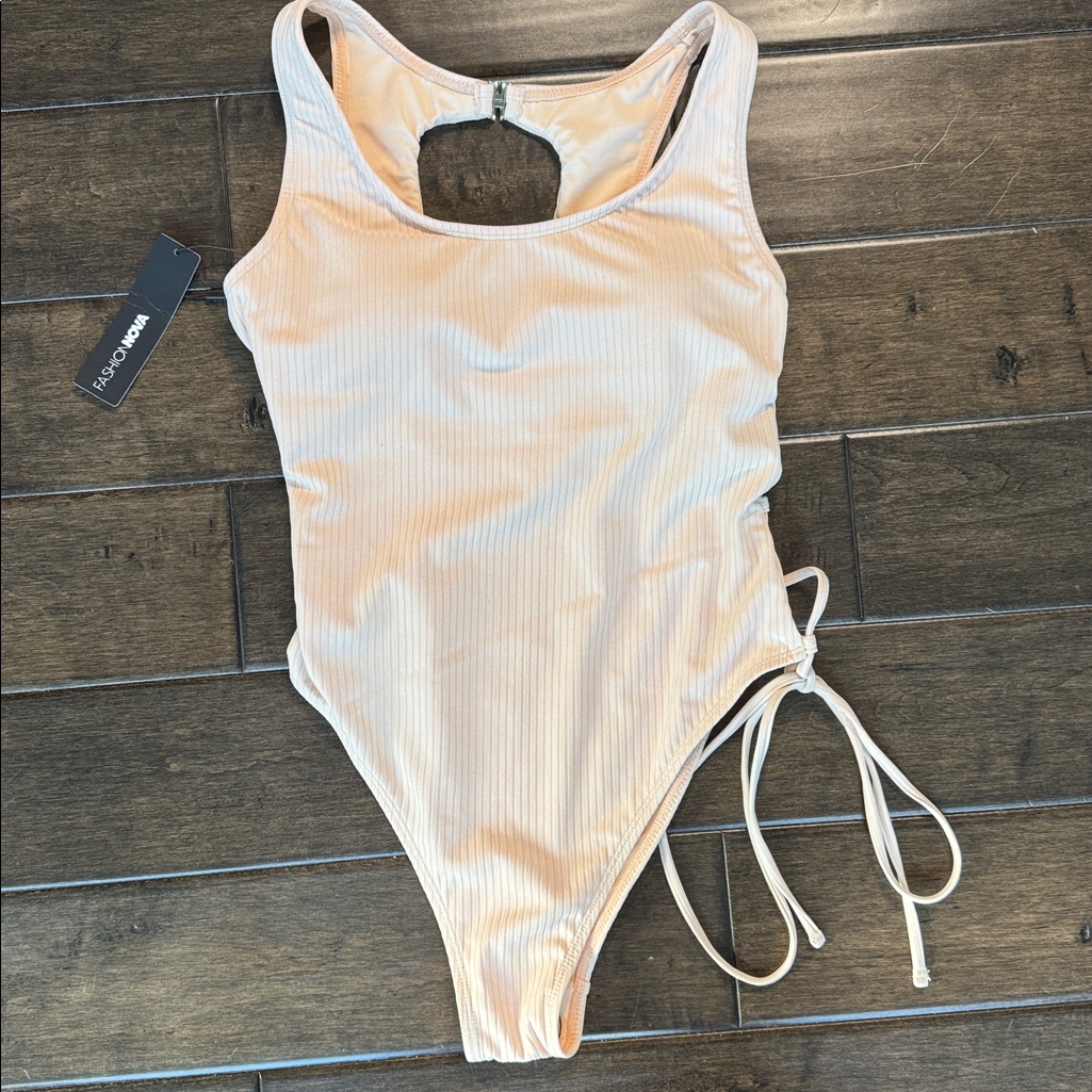 3/$30 Fashion Nova Judy Ruched One-Piece Swimsuit Nwt